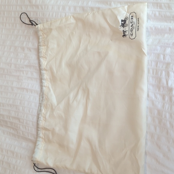 Coach - Picture 16 of 16